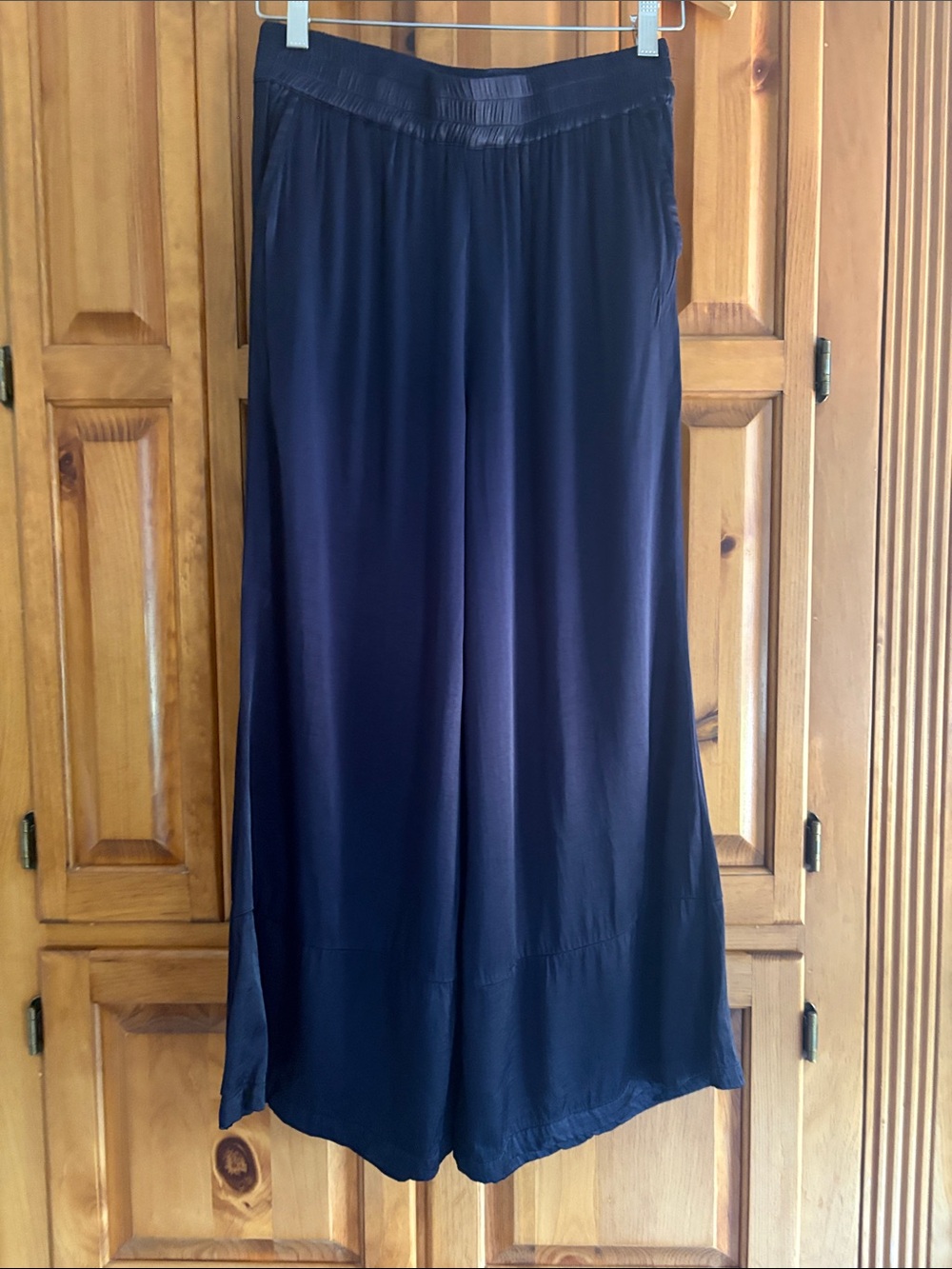 silence + noise Dark Navy Wide-Leg Satin Pants great casual or dressed up. Crop